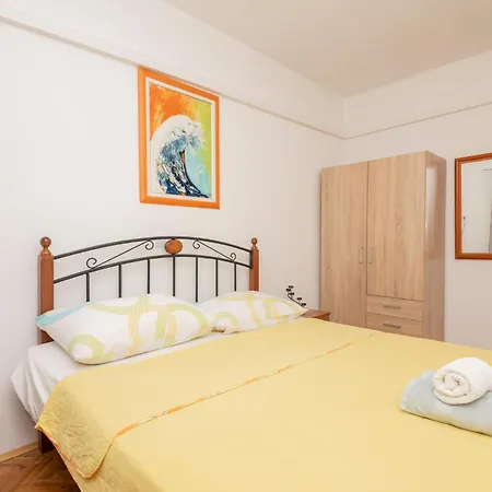 Zagrebacka Макарска