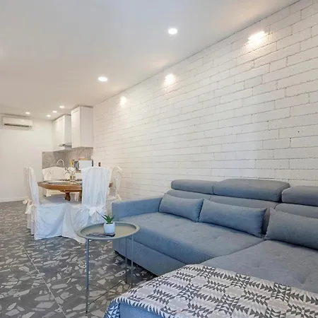 Cozy In With Kitchen * Makarska