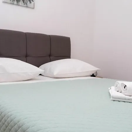 Zagrebacka * Makarska