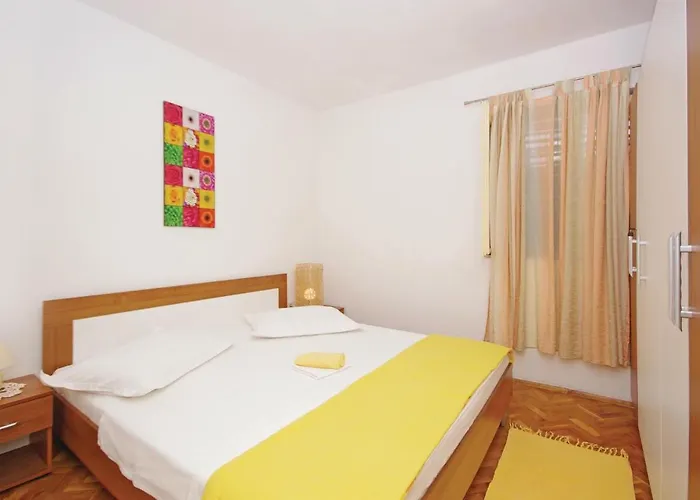 Zagrebacka * マカルスカ