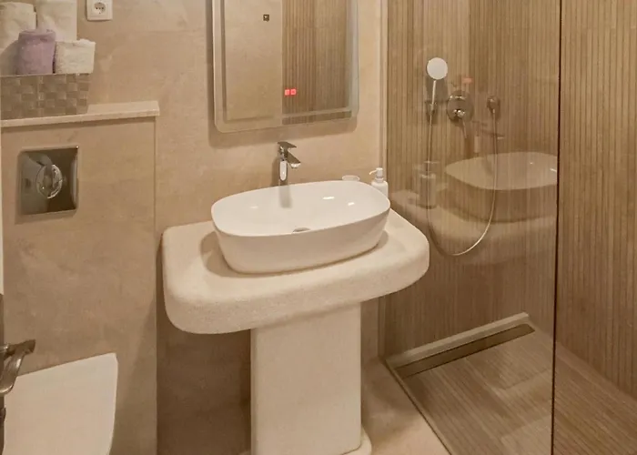 Zagrebacka * マカルスカ