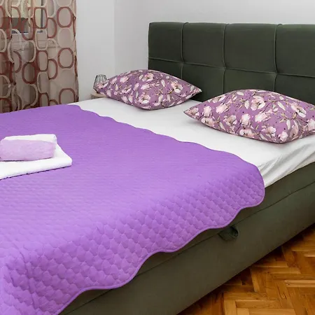 Zagrebacka Apartment *